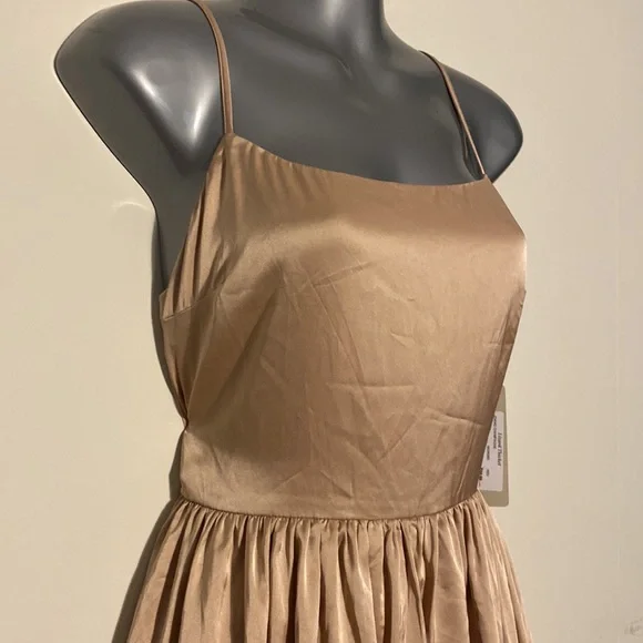 Feminine & Romantic Champagne Puffy Mini Dress Homecoming Rush NWT - Picture 3 of 10